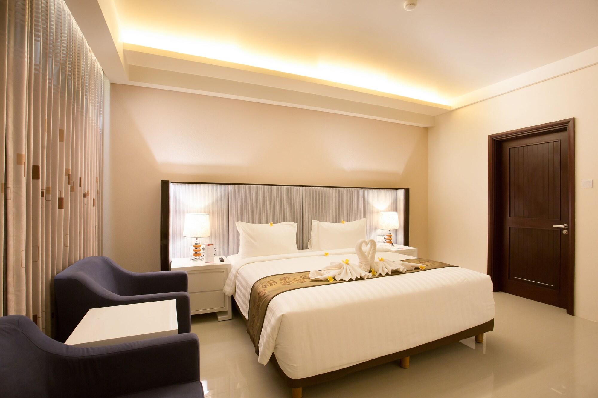 Golden Palace Hotel Lombok Mataram Zewnętrze zdjęcie
