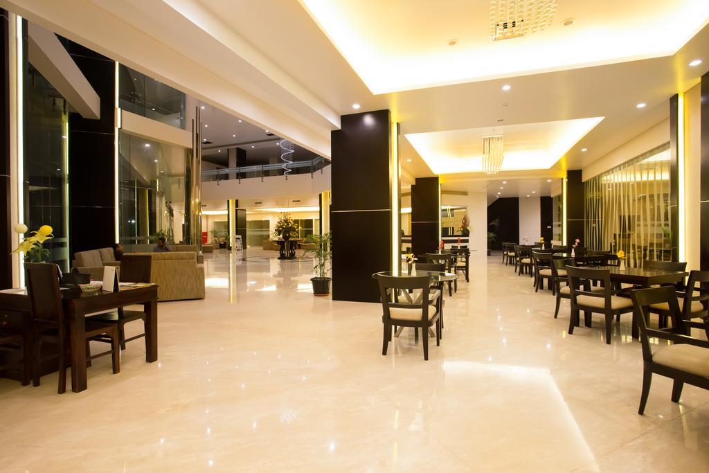 Golden Palace Hotel Lombok Mataram Zewnętrze zdjęcie