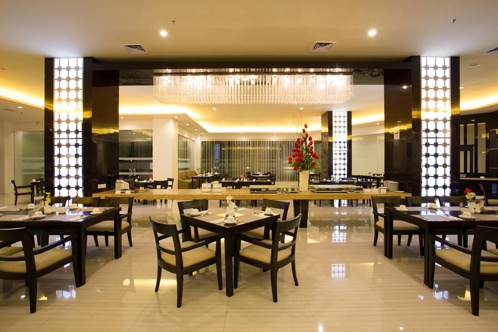 Golden Palace Hotel Lombok Mataram Zewnętrze zdjęcie
