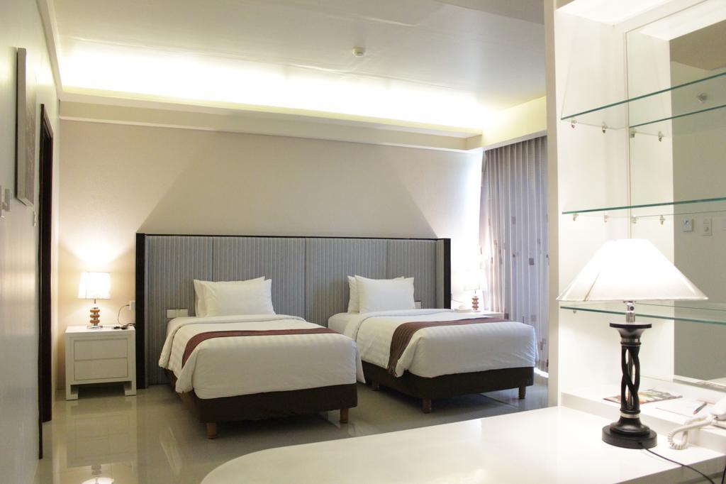 Golden Palace Hotel Lombok Mataram Zewnętrze zdjęcie
