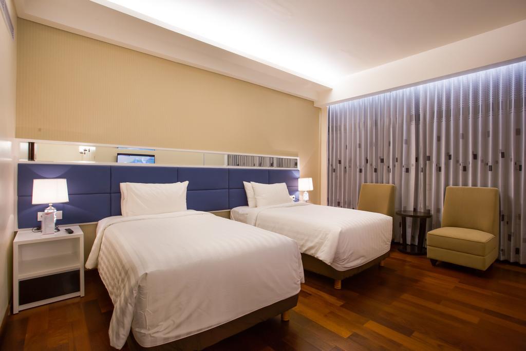 Golden Palace Hotel Lombok Mataram Zewnętrze zdjęcie