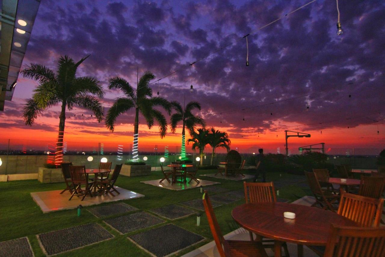 Golden Palace Hotel Lombok Mataram Zewnętrze zdjęcie